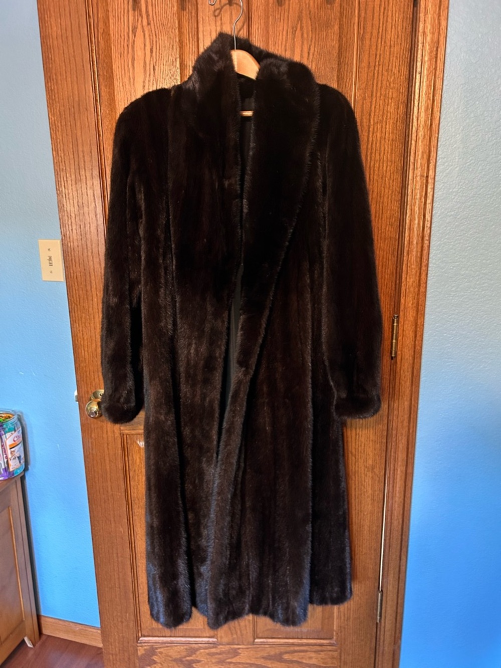 Luxurious Full-Length Mink Fur Coat in Rich Dark Brown
